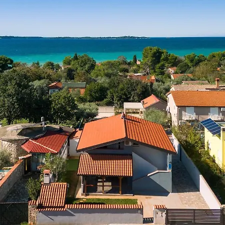 Katarina - By Guide Vila