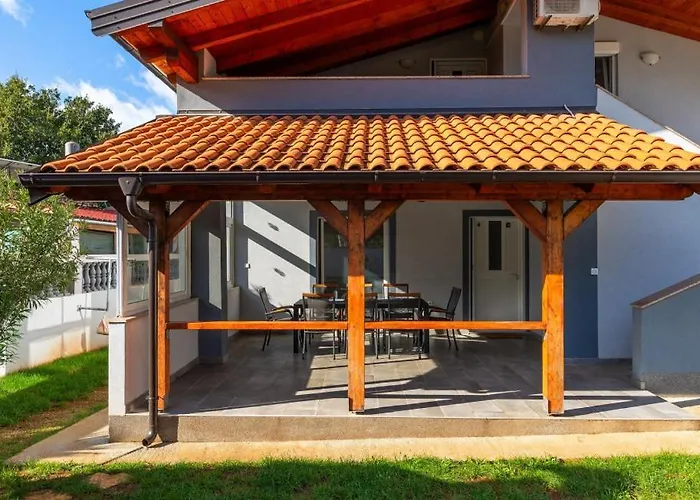 빌라 Katarina - By Guide *