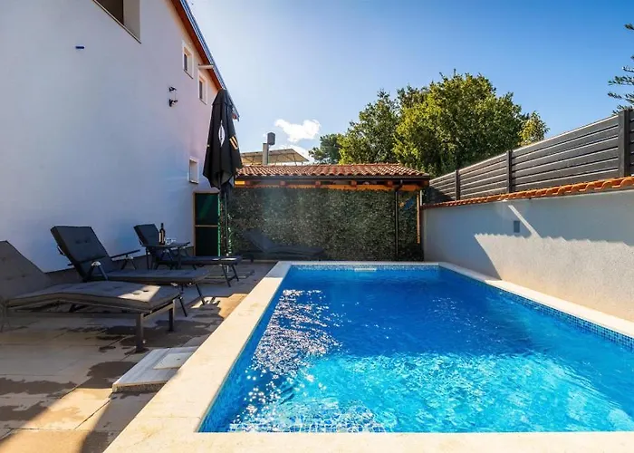 Katarina - By Guide Vila Peroj