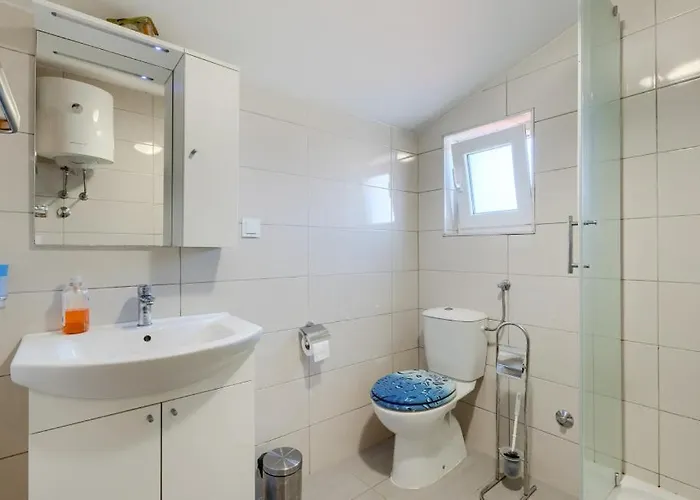 Vila Katarina - By Guide *