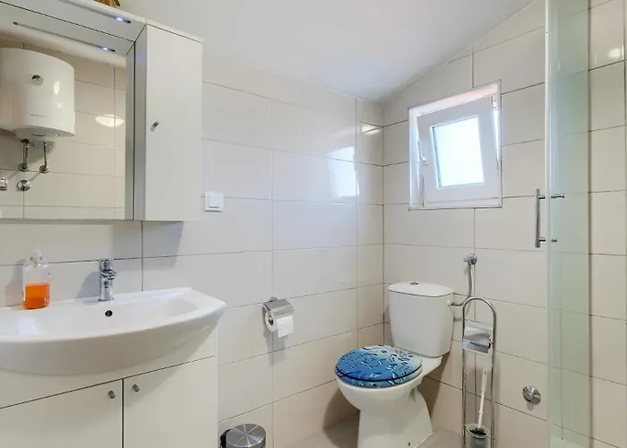 Katarina - By Guide Vila